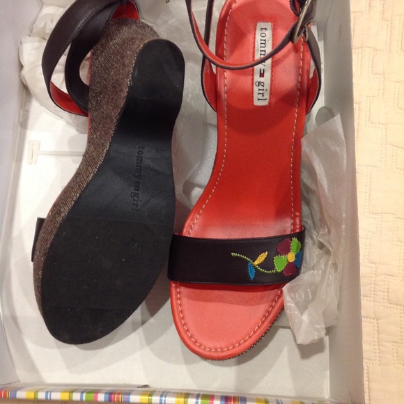 Sandals - Picture 2 of 2